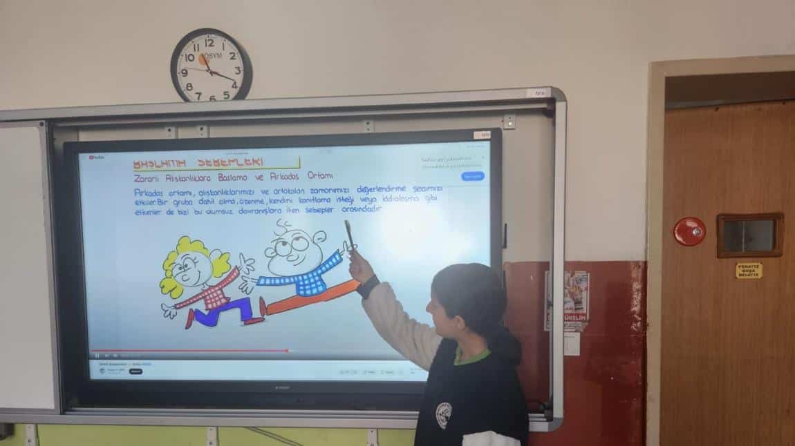 Okulumuz Öğrencilerine Zararlı Alışkanlıklarla ilgili Eğitim Verildi